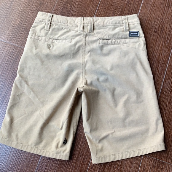 Volcom shorts - Picture 2 of 3